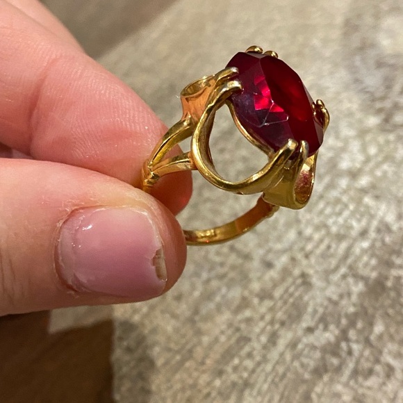 18K heavy electroplate yellow gold ring with ruby red color stone crystal - Picture 11 of 16